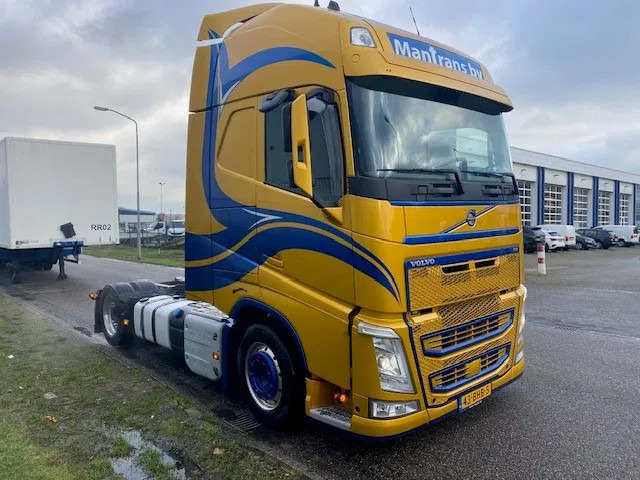 Volvo FH 13.460 "low deck" trekker, met XL cabine, special paint en incl parc cool, fridge, - Cabeza tractora: foto 2 Volvo FH 13.460 "low deck" trekker, met XL cabine, special paint en incl parc cool, fridge, - Cabeza tractora: foto 2
