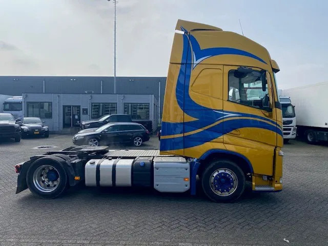 Volvo FH 13.460 mega trekker , XL cabine, parc cool , voll lucht., beauty..... - Cabeza tractora: foto 3 Volvo FH 13.460 mega trekker , XL cabine, parc cool , voll lucht., beauty..... - Cabeza tractora: foto 3