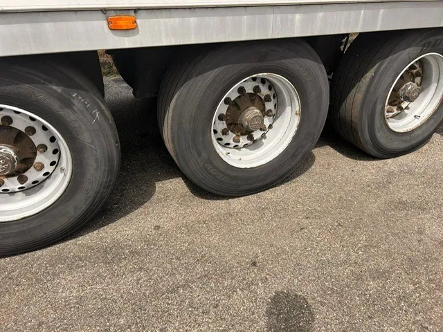 Chereau koelvries met thermo king SL200e - Semirremolque frigorífico: foto 4 Chereau koelvries met thermo king SL200e - Semirremolque frigorífico: foto 4
