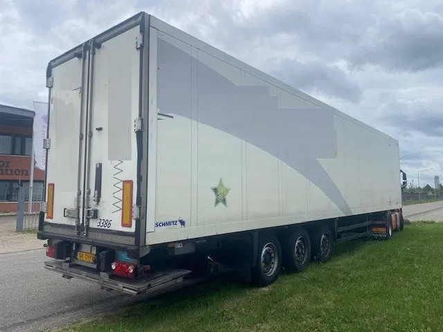 Schmitz Cargobull sko koelvries met carrier vector motor, saf assen disc brakes, 2 x lift , tuv gultig - Semirremolque frigorífico: foto 2 Schmitz Cargobull sko koelvries met carrier vector motor, saf assen disc brakes, 2 x lift , tuv gultig - Semirremolque frigorífico: foto 2