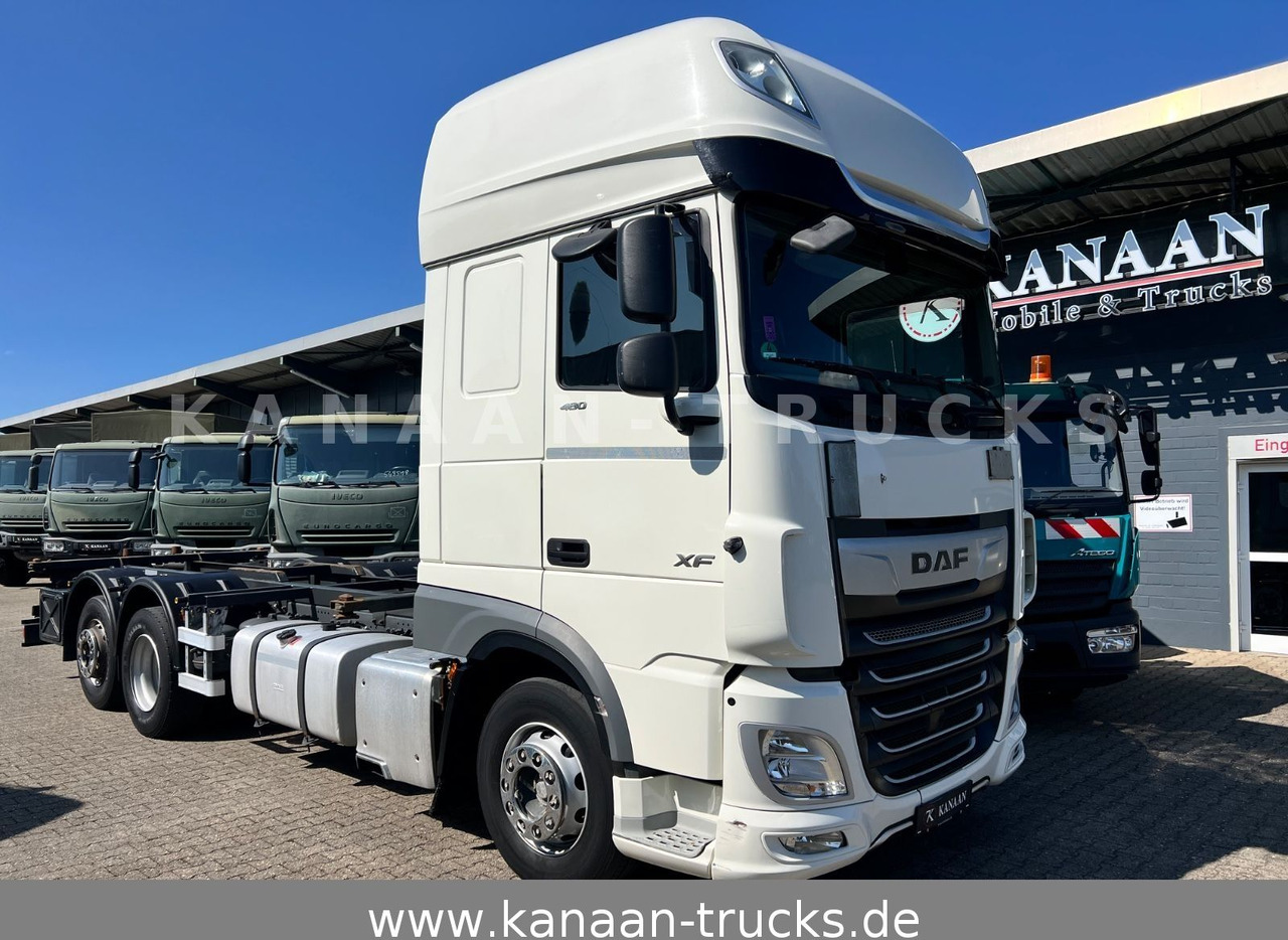 DAF XF 480 SSC 6x2 BDF Standklima - Camión portacontenedore/ Intercambiable: foto 2 DAF XF 480 SSC 6x2 BDF Standklima - Camión portacontenedore/ Intercambiable: foto 2