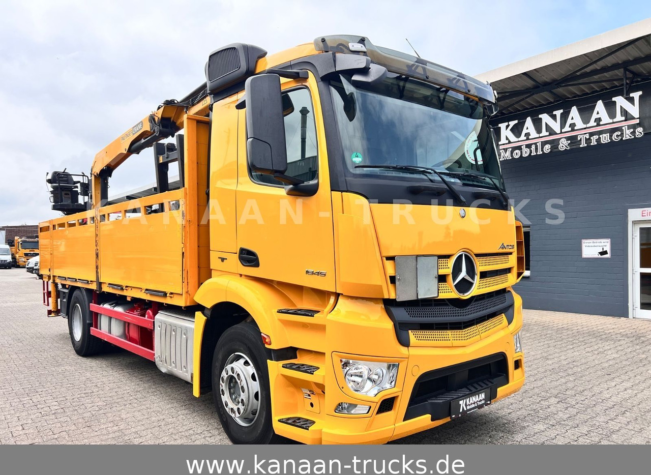Mercedes-Benz 1845 Antos 4x2 Baustoffkran Palfinger 21001L - Camión grúa: foto 1 Mercedes-Benz 1845 Antos 4x2 Baustoffkran Palfinger 21001L - Camión grúa: foto 1