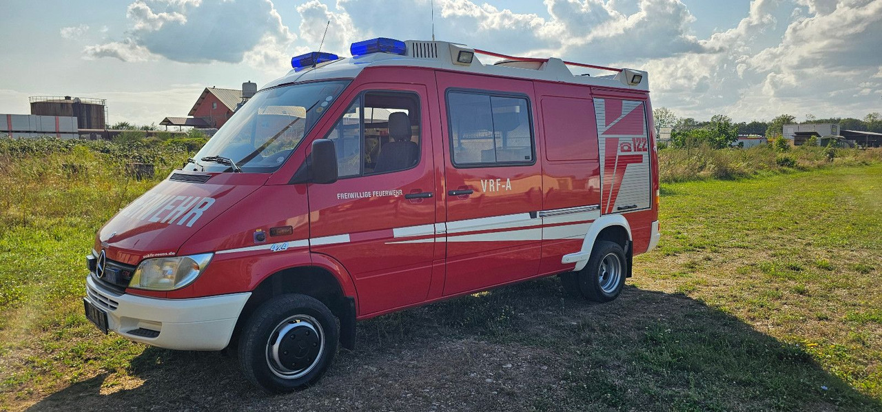 Mercedes-Benz Allrad Sprinter 416 Feuerwehr 4x4 VAN - Furgoneta: foto 3 Mercedes-Benz Allrad Sprinter 416 Feuerwehr 4x4 VAN - Furgoneta: foto 3