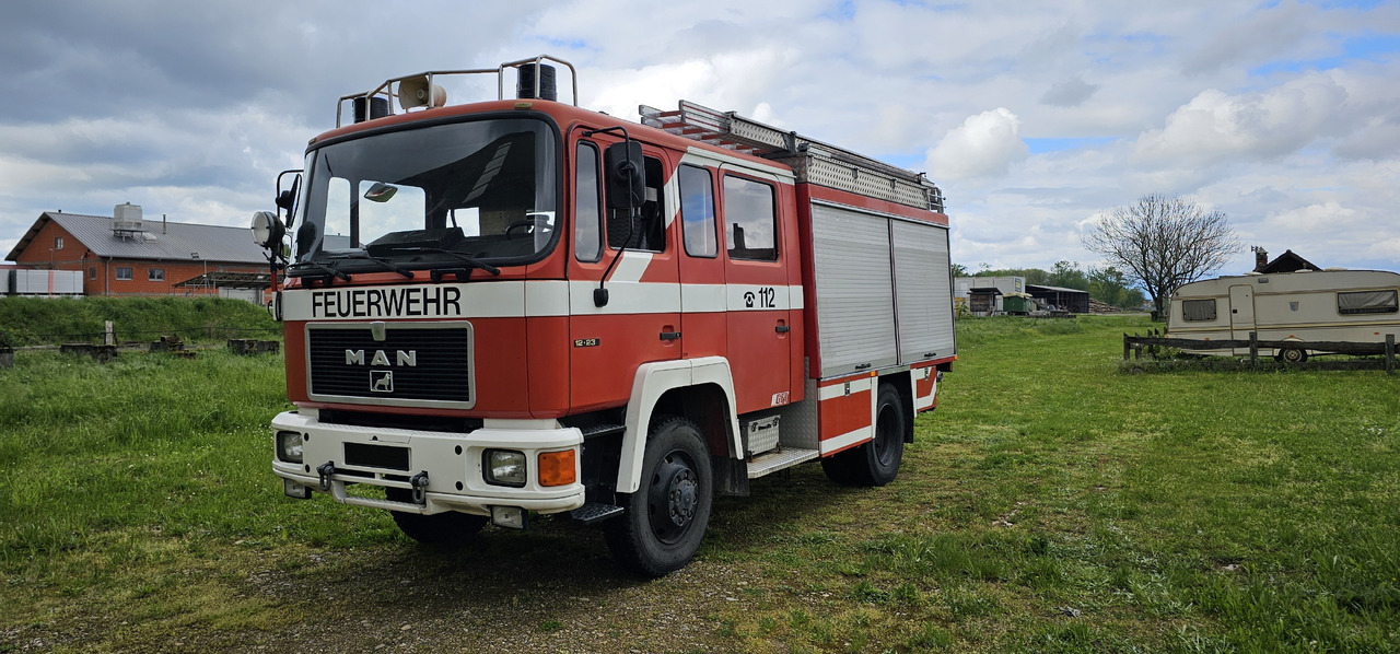 MAN 12.232 Feuerwehr Firetruck Autobomba - Camión de bomberos: foto 3 MAN 12.232 Feuerwehr Firetruck Autobomba - Camión de bomberos: foto 3