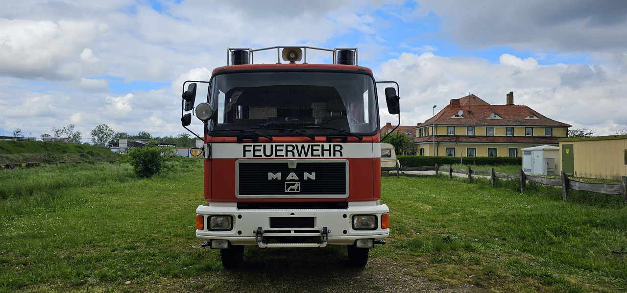 MAN 12.232 Feuerwehr Firetruck Autobomba - Camión de bomberos: foto 2 MAN 12.232 Feuerwehr Firetruck Autobomba - Camión de bomberos: foto 2