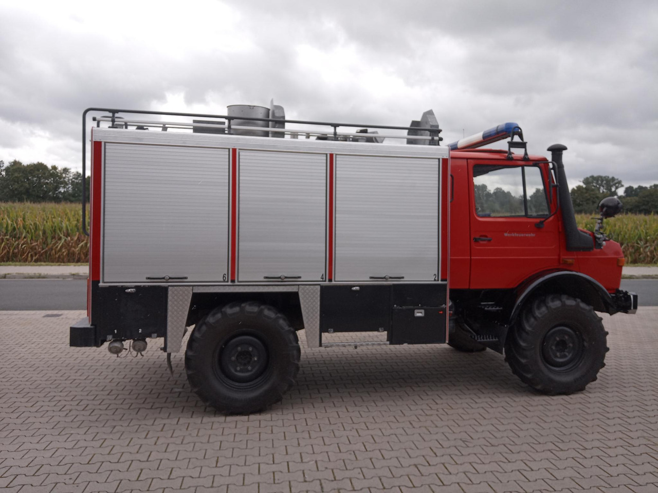 Mercedes Benz Unimog U1300L Unimog Firetruck - Camión de bomberos: foto 4 Mercedes Benz Unimog U1300L Unimog Firetruck - Camión de bomberos: foto 4