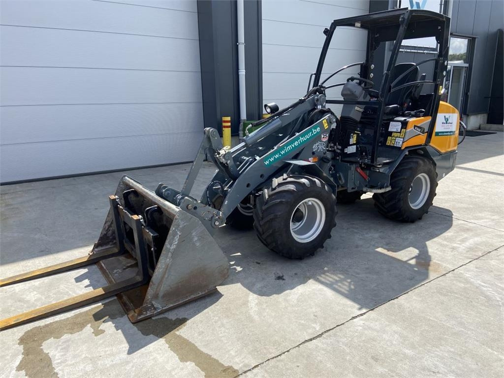 GiANT G2700 Xtra HD (6436) - Cargadora articulada: foto 2 GiANT G2700 Xtra HD (6436) - Cargadora articulada: foto 2