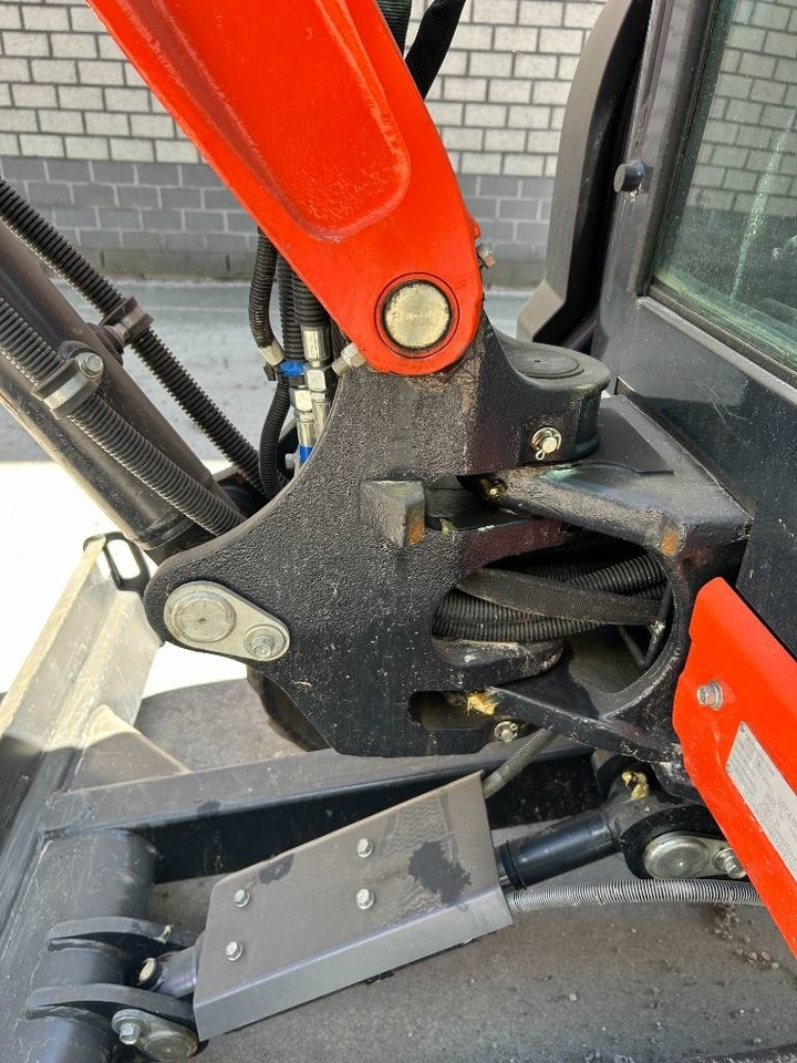 Miniexcavadora Kubota U 27-4: foto 8