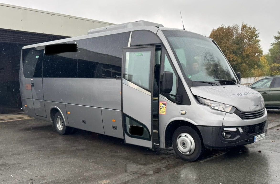 Iveco Atomic AN21 (wenig Km*7.2t) Rosero/ Rapido - Minibús, Furgoneta de pasajeros: foto 2 Iveco Atomic AN21 (wenig Km*7.2t) Rosero/ Rapido - Minibús, Furgoneta de pasajeros: foto 2