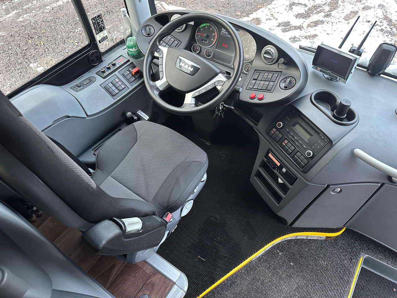 MAN R13 Lions Regio L (65Sitze*251 tKm) - Autobús suburbano: foto 4 MAN R13 Lions Regio L (65Sitze*251 tKm) - Autobús suburbano: foto 4