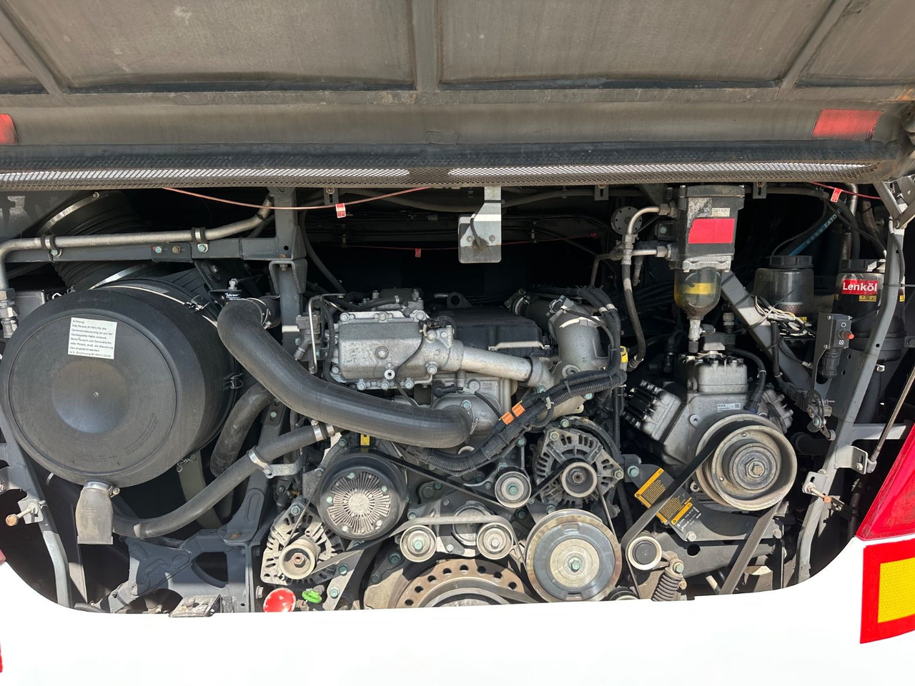 Neoplan P06 Skyliner L (83 Sitze*TOP*Motor Neu*Panorama) - Autobús de dos pisos: foto 4 Neoplan P06 Skyliner L (83 Sitze*TOP*Motor Neu*Panorama) - Autobús de dos pisos: foto 4