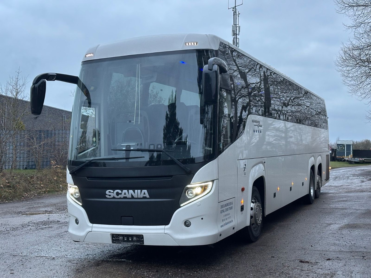 Scania Touring HD Higer 6X2 (86 tKm*59 Sitze) - Autocar: foto 1 Scania Touring HD Higer 6X2 (86 tKm*59 Sitze) - Autocar: foto 1