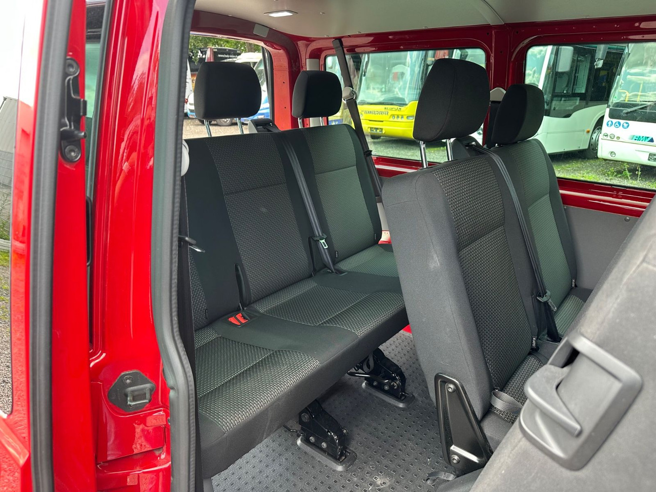 Volkswagen T6 Kombi (PDC Hi*ACC*StandHz*9 Sitzer*AC) - Furgoneta de pasajeros: foto 4 Volkswagen T6 Kombi (PDC Hi*ACC*StandHz*9 Sitzer*AC) - Furgoneta de pasajeros: foto 4